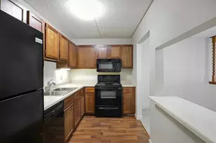 10411 Cedar Lake Rd, Minnetonka, MN 55305 - Photo 3