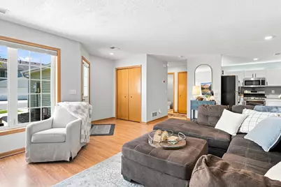 1122 Heather Lane, Waconia, MN 55387 - Photo 3