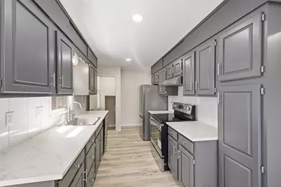8218 Nicollet Avenue S, Bloomington, MN 55420 - Photo 5