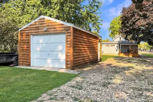284 2nd St, Tracy, MN 56175 - Photo 9