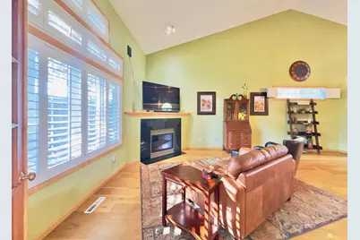 915 Kimberly Lane, Chanhassen, MN 55317 - Photo 13