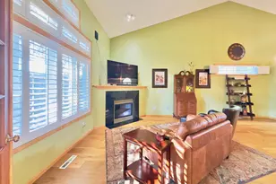 915 Kimberly Ln, Chanhassen, MN 55317 - Photo 13