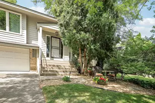 9702 Utica Rd, Bloomington, MN 55437 - Photo 5