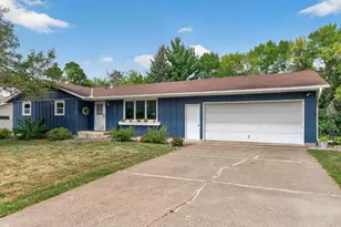 30880 Belair Dr, Lindstrom, MN 55045 - Photo 3