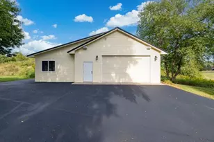 834 Prairie Meadows Dr, Hudson, WI 54016 - Photo 35