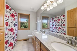 834 Prairie Meadows Dr, Hudson, WI 54016 - Photo 27