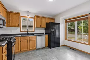 4751 Heather Ridge Rd N, Oakdale, MN 55128 - Photo 7