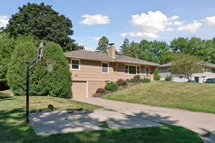 8224 Xerxes Ave S, Bloomington, MN 55431 - Photo 3