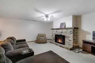 9700 Utica Rd, Bloomington, MN 55437 - Photo 39