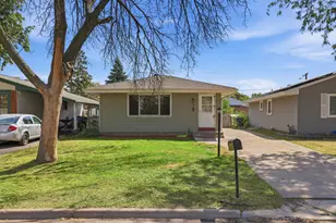 2336 12th Ave E, North Saint Paul, MN 55109 - Photo 1