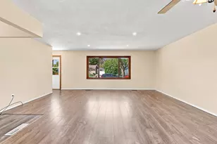 2336 12th Ave E, North Saint Paul, MN 55109 - Photo 9