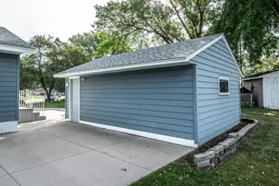 1202 Sunnyside Dr, Farmington, MN 55024 - Photo 3