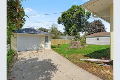 709 18th Avenue NE, Rochester, MN 55906 - Photo 3