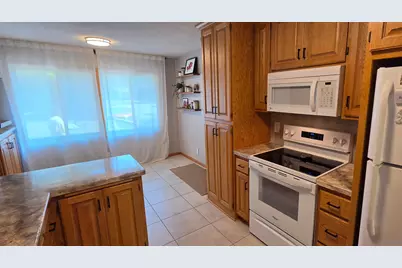 12123 Red Oak Court S, Burnsville, MN 55337 - Photo 9