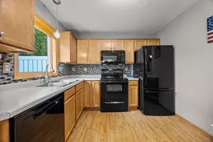 1826 13th St W, Hastings, MN 55033 - Photo 3