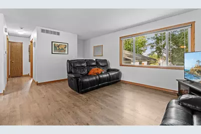 2000 23 1/2 Street SE, Rochester, MN 55904 - Photo 5