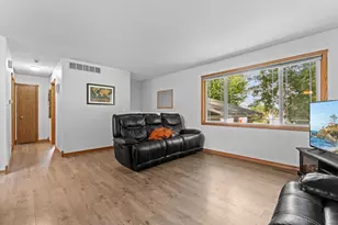 2000 23 1/2 Street SE, Rochester, MN 55904 - Photo 5
