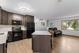 2000 23 1/2 Street SE, Rochester, MN 55904 - Photo 9