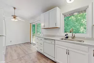 2509 Cedar Hills Dr, Minnetonka, MN 55305 - Photo 7