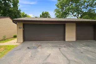 148 River Woods Ln, Burnsville, MN 55337 - Photo 3