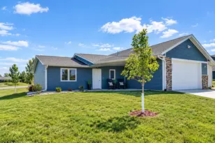 2215 Lake Ave, New Ulm, MN 56073 - Photo 1