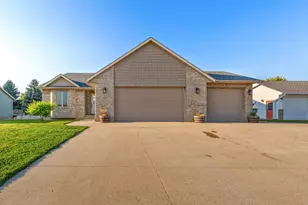 1390 18th Street SE, Owatonna, MN 55060 - Photo 5