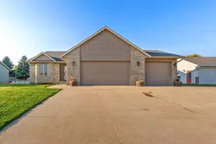 1390 18th Street SE, Owatonna, MN 55060 - Photo 3