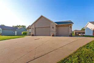1390 18th Street SE, Owatonna, MN 55060 - Photo 7