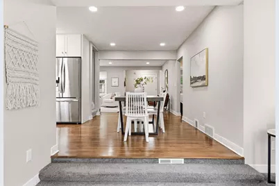 2129 Hartford Avenue, Saint Paul, MN 55116 - Photo 11