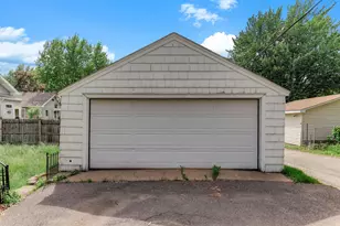 1873 Hawthorne Ave E, Saint Paul, MN 55119 - Photo 23
