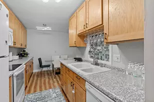 2009 E 122nd St, Burnsville, MN 55337 - Photo 9