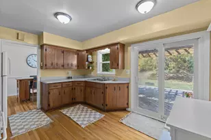 8106 Vincent Ave S, Bloomington, MN 55431 - Photo 9