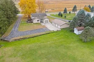 425 W Franklin St, Morristown, MN 55052 - Photo 19
