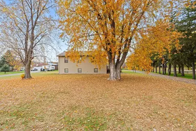 425 W Franklin Street, Morristown, MN 55052 - Photo 9