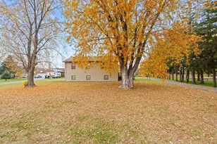 425 W Franklin St, Morristown, MN 55052 - Photo 9