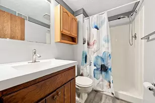 7232 Woodstock Dr, Bloomington, MN 55438 - Photo 29