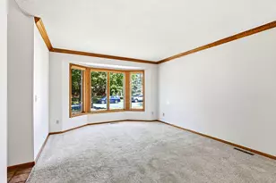 4690 Parkridge Dr, Eagan, MN 55123 - Photo 3