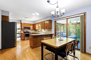 4690 Parkridge Dr, Eagan, MN 55123 - Photo 9