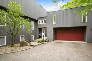2925 Minnehaha Curve, Minnetonka, MN 55391 - Photo 7