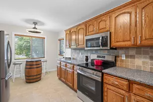 6976 Langford Ct, Edina, MN 55436 - Photo 7
