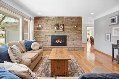 2209 Midlothian Road, Roseville, MN 55113 - Photo 5