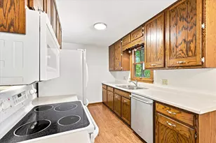 1339 Oak St, River Falls, WI 54022 - Photo 9