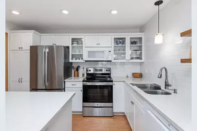 569 Mission Hills Drive, Chanhassen, MN 55317 - Photo 11