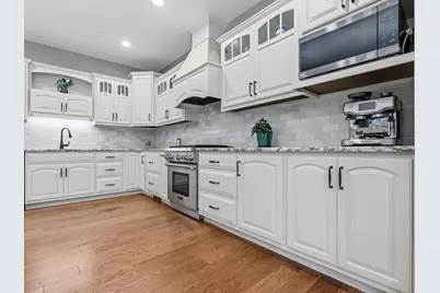 4766 S Oakwood Hills Parkway, Eau Claire, WI 54701 - Photo 9