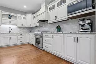 4766 S Oakwood Hills Pkwy, Eau Claire, WI 54701 - Photo 9