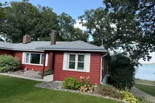 1331 Frank Hall Dr, Albert Lea, MN 56007 - Photo 3