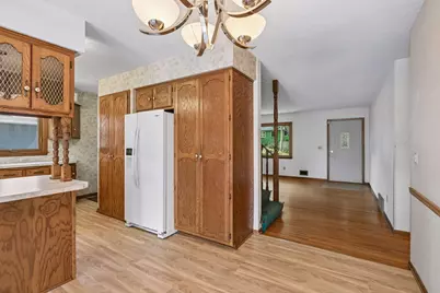 1528 Aquila Avenue N, Golden Valley, MN 55427 - Photo 9