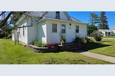 303 Minnesota Avenue E, Sebeka, MN 56477 - Photo 3