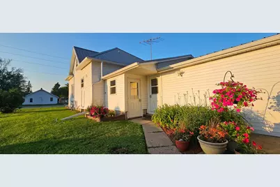 303 Minnesota Avenue E, Sebeka, MN 56477 - Photo 1