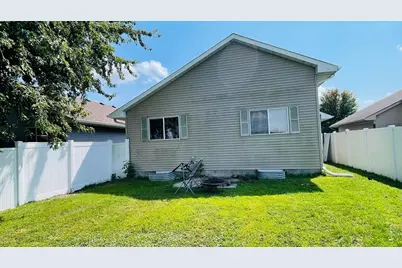 701 Juniper Lane NW, Montgomery, MN 56069 - Photo 3